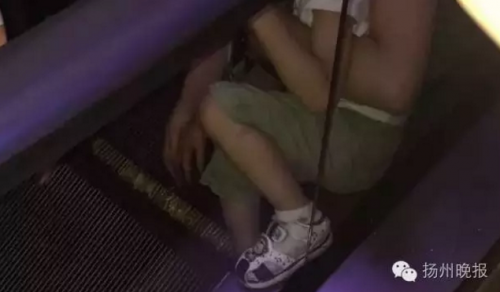 江苏14岁女孩吊死家中 疑模仿家人治疗颈椎(图)