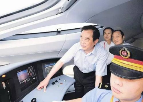 盛光祖乘京沪高速铁路试验列车。