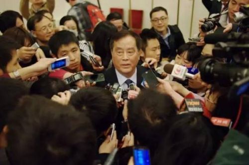 也是在这年，他首次对火车票实名制和网络购票做出回应。他称，火车票实名制将首先在高速列车上实行，然后争取尽快向其他客车推广，同时年内铁路将全面实施网络订票。