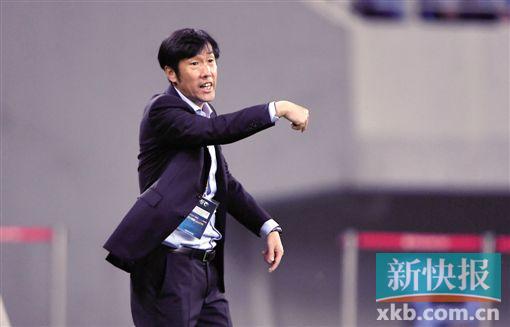 今晚的比赛也是国足主帅高洪波的生死战。 新华社发