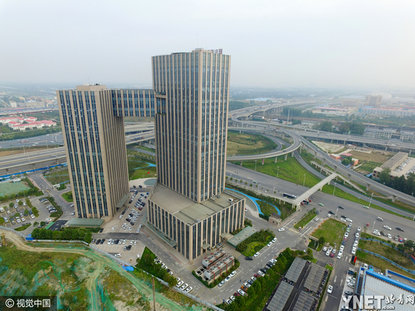 该酷似央视大楼的建筑