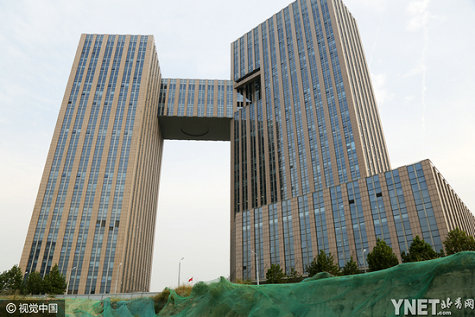 该酷似央视大楼的建筑