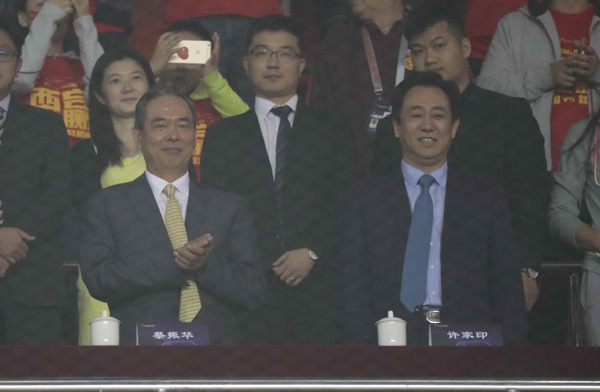 10月6日，蔡振华、许家印观战中国男足VS叙利亚。