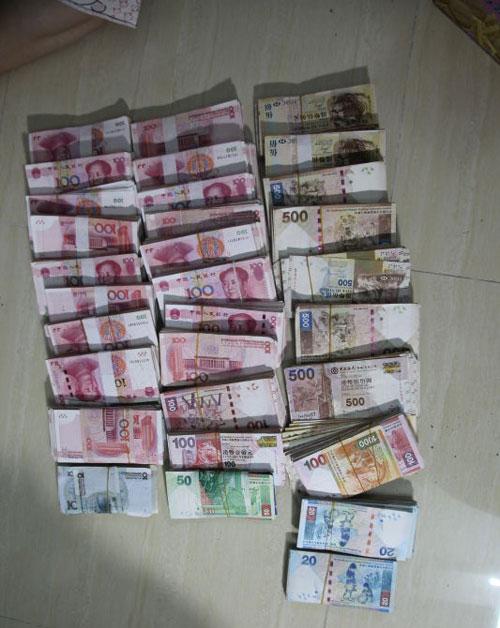 行动中查获的赃款。