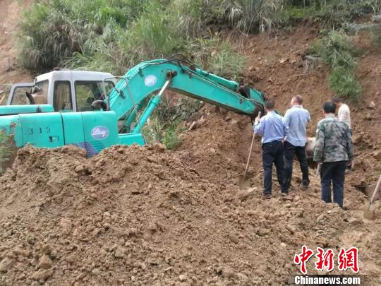 塌方现场 佚名 摄
