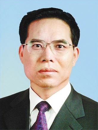 新京报讯 (记者黄颖)国家新闻出版广电总局官网昨日发布消息，在2016年9月29日下午国家新闻出版广电总局召开领导干部会议上，已宣布中央决定：聂辰席同志任中宣部副部长、国家新闻出版广电总局局长、党组书记、国家版权局局长。蔡赴朝同志不再担任中宣部副部长、国家新闻出版广电总局局长、党组书记、国家版权局局长职务。