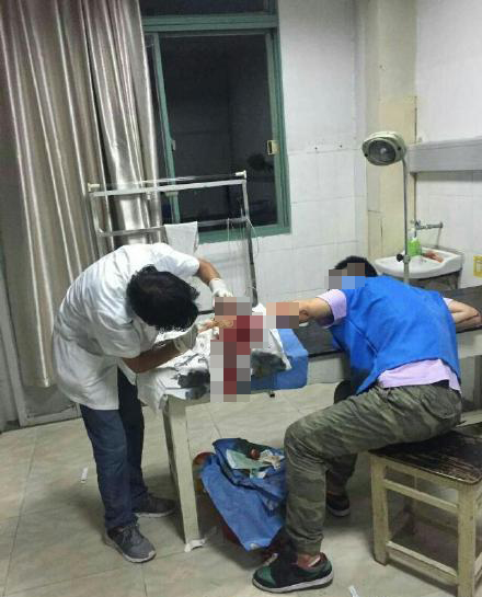 庄勤在溧水区中医医院急诊接受治疗。