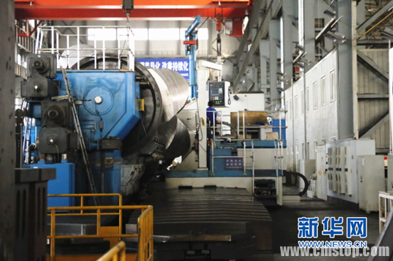 王亮所在企业工厂一角 （李旭摄）