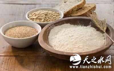 金源面粉集团总经理孟涛说，国产的强筋麦和弱筋麦质量与澳麦、加麦相比相差很多，直接影响了面粉的质量，不仅如此，国产小麦的价格一路走高，更直接加大了面粉加工企业成本。