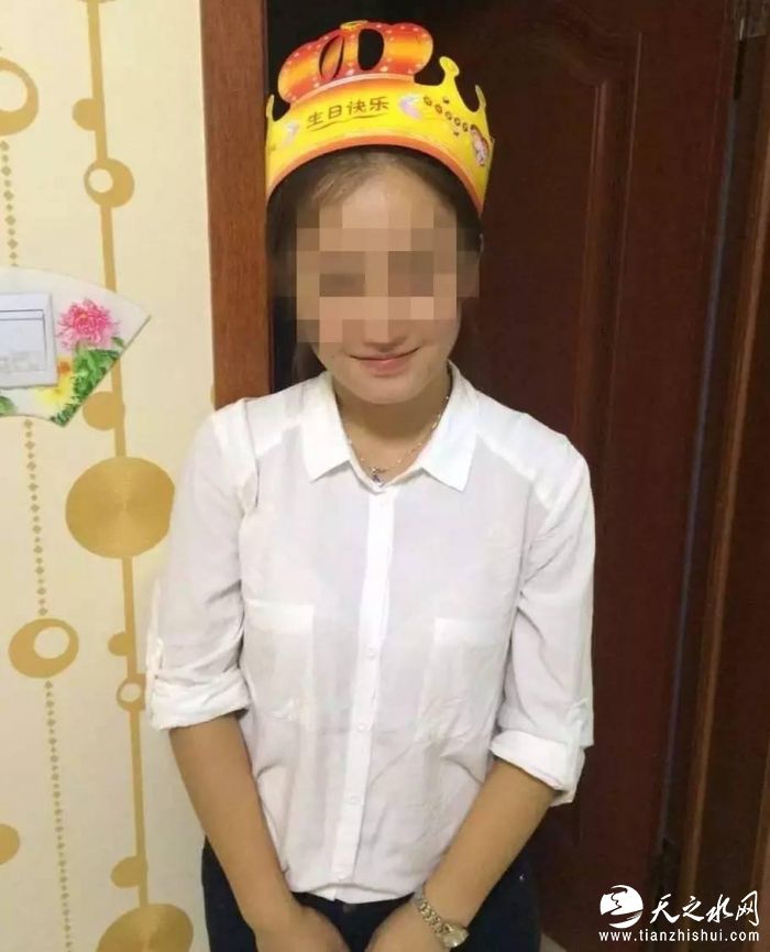 10月14日，河北石家庄鹿泉区公安局破获一起故意杀人案件，涉嫌故意杀人的犯罪嫌疑人王某某被抓获归案。目前，犯罪嫌疑人王某某（男，43岁，石家庄市井陉县人）被警方依法采取强制措施，案件正在进一步侦办中。媒体采访核实，遇害女孩名叫王某芳，是石家庄某银行信用卡中心的一名业务员，负责鹿泉区的信用卡业务。