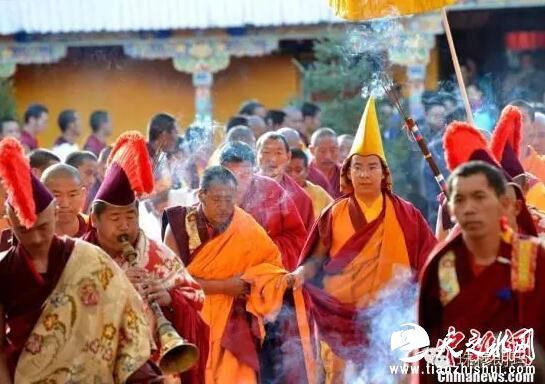 班禅额尔德尼·确吉杰布抵达俄尔寺。