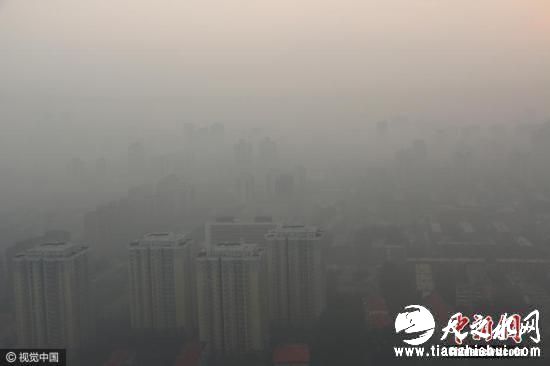 10月15日，北京被雾霾笼罩。蒋建华 摄 视觉中国