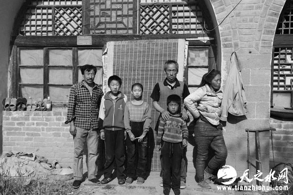 穷人的孩子早当家