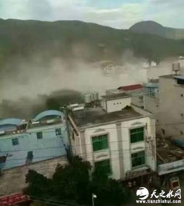 云南省元阳县城南沙镇一建筑物内先后两次发生了爆炸。图片来自网络