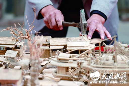 所有部件都可以拆卸组装，这也是冯树元作品的一大特色。