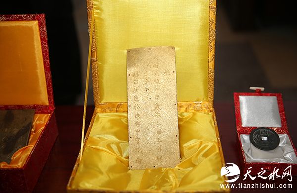 “江口沉银”遗址发现的国家一级文物金封册。 东方IC 资料图