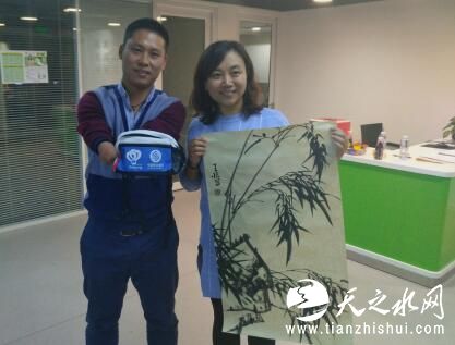 榜样公益生活论环节，各位模范围绕榜样进社区、榜样进高校和榜样亲子家庭活动、公益活动，以及榜样生命安全自救拓展等接下去的系列活动各抒己见。“我们也想让自己的成长体会向更多人分享，但苦于没有平台，这下好了，以后可以更多地走进社区、走进高校，我感到我们更有价值感了!”来自社区街道的劳动模范韩青说。