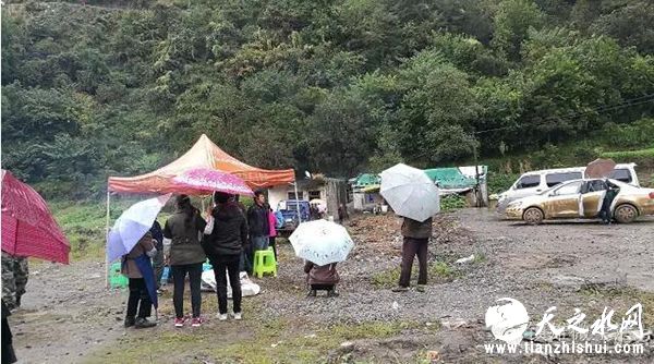 另据《春城晚报》报道，死者为镇雄一中初三学生，事发当天是死者16岁生日。该女生成绩优异，当天去上晚自习，回家途中出事，死者的课本掉落在离出租屋一两分钟路程的地方。