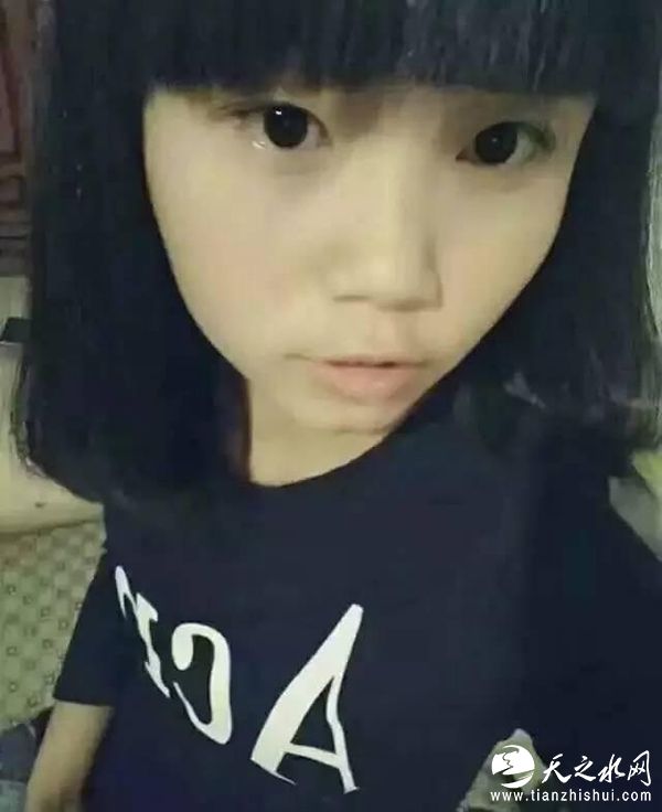 董启红生活照。