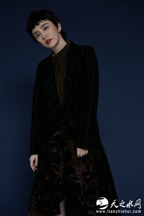 吕佳容魅惑短发6