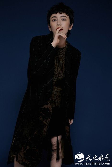 吕佳容魅惑短发5