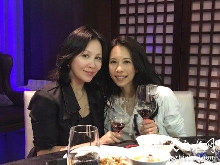 莫文蔚刘嘉玲合影