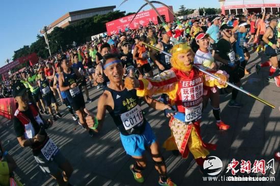 资料图 马拉松 a target='_blank' href='http://www.chinanews.com/'中新社/a记者 盛佳鹏 摄