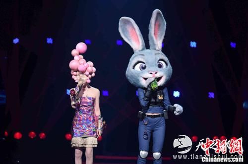 淘气的粉红女王 水汪汪的大眼睛