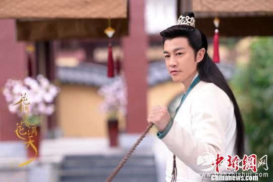 图为：《花谢花飞花满天》中何润东剧照。艺人宣传供图