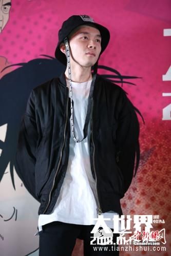 推广曲演唱者鬼卞