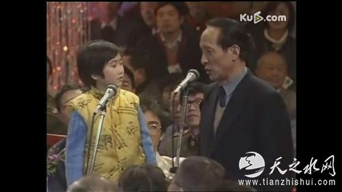 视频截图：6岁的常远和爷爷说相声