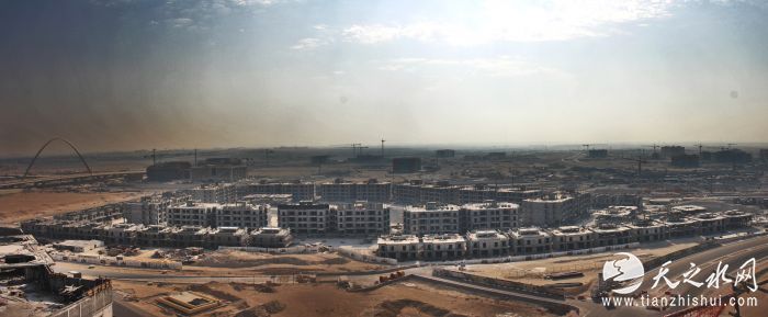 3、中铁十八局集团国际公司迪拜公司卡塔尔分公司承建的比弗利山庄项目全景图 （伍振 江华林 摄）