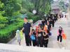 大自在养生团队至今已成立5年，多年来始终坚持以无私公益为根本，一切免费，不求回报。创始人胡元君老师通过自创的养生操、伏羲八卦拳、唱诵、打坐等课程，以及学习儒释道传统文化。这些课程渐渐成为团队日常的修行内容，通过学习和实践不仅改变了大家的身体状况，更激发了大家的智慧与信心。