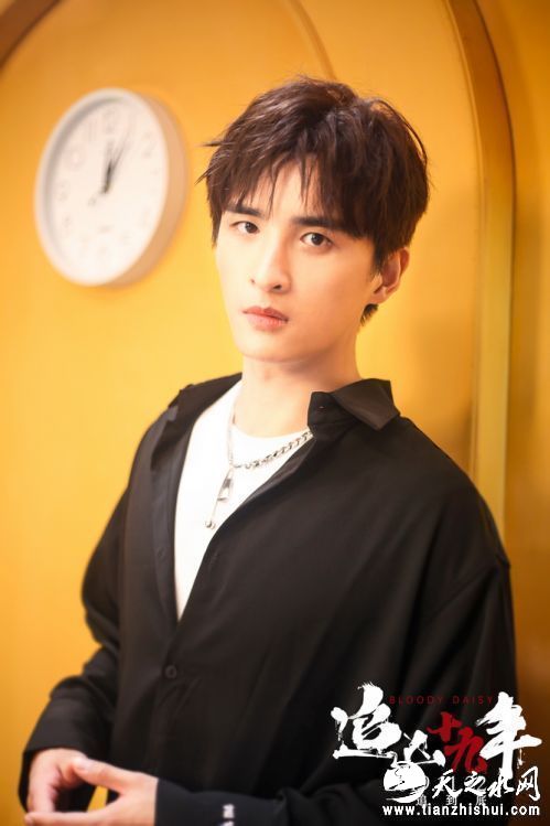 张远演绎《少年壮志不言愁》