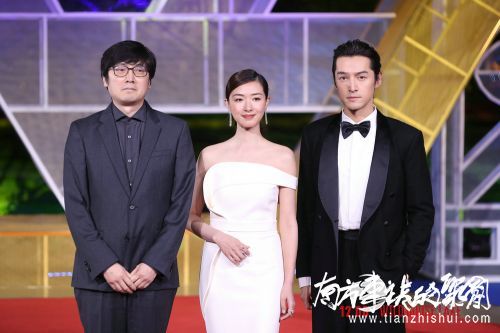 导演刁亦男携胡歌、万茜亮相红毯