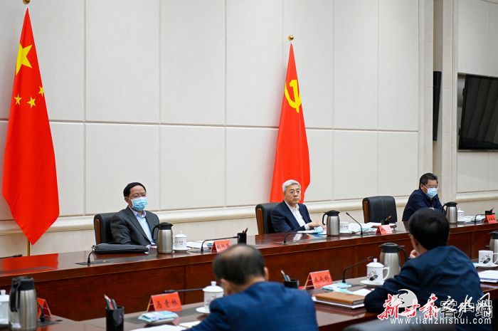 3月18日省委常委会会议