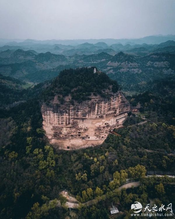 云游天水赏美景之二：云赏麦积山(1)219.jpg