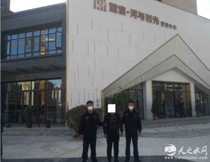 F_VNV`@CR0%CU_YNQ~}I)@U