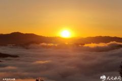 甘肃天水李子园白音山日出云海宛若仙境（组图）