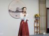 活动现场，在《女人花》的背景音乐声中，琴箫会馆学员先后为大家表演了精彩的琴箫合奏《归来》、洞箫合奏《女儿情》、洞箫独奏《望月》、古琴独奏《欧露忘机》、形体舞《最美的相遇》等节目，并与天之水网工作人员进行互动。