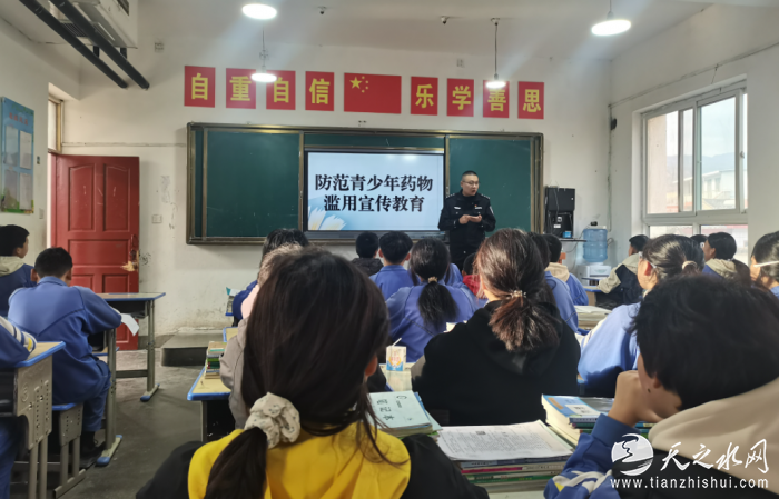 AV9ML{{IN7L2)1(RCEA7P62