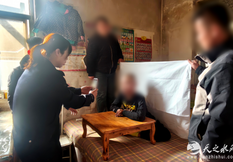 十六载心愿终得圆！户籍民警上门办证暖人心