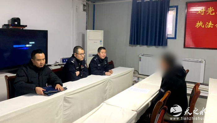 1JC_@5`3%WHDJX99S{LV5UC