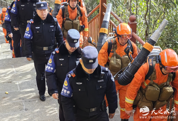 4C4}L5[ORIELKMPM`@)9XEJ