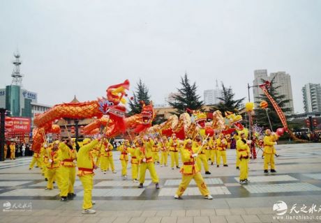 “震撼！天水首届舞龙舞狮大会，34条金龙闹新春