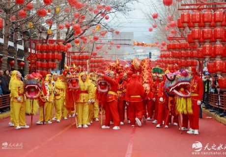 哇！2026 秦州春天从这声锣鼓开启，娘娘坝镇社火队嗨翻全场！