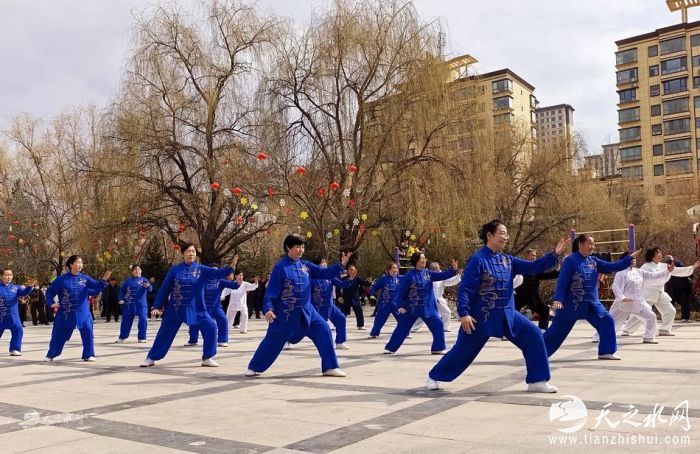 nEO_IMG_43207af04ca017ef17de0af26c125d40