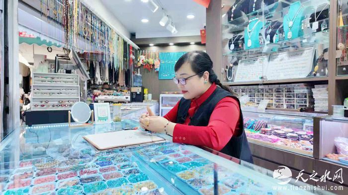 4bb7c56d87941d511ef5fb586573296e